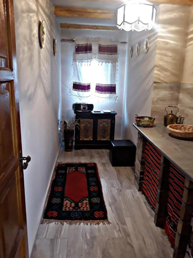 La Curtea Veche Apartamento Lapus Exterior foto
