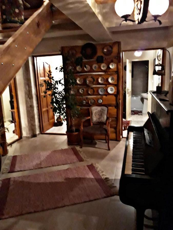 La Curtea Veche Apartamento Lapus Exterior foto