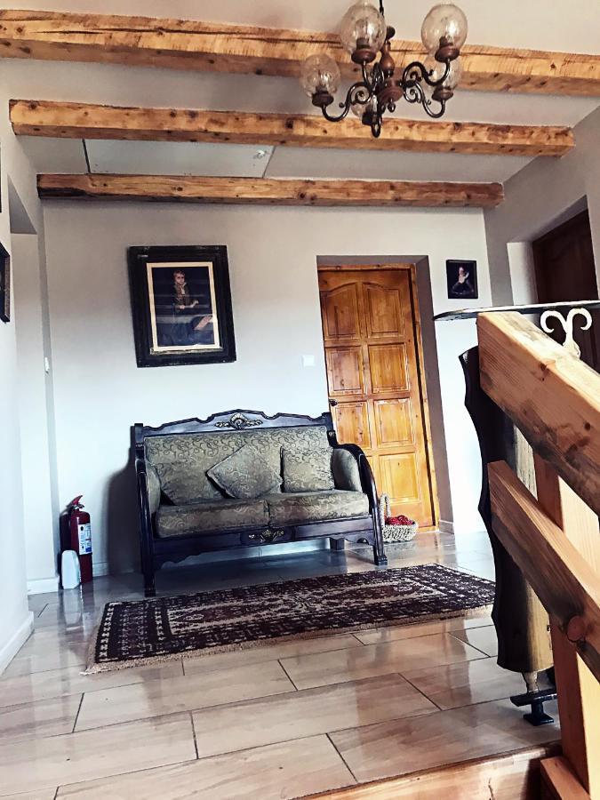 La Curtea Veche Apartamento Lapus Exterior foto