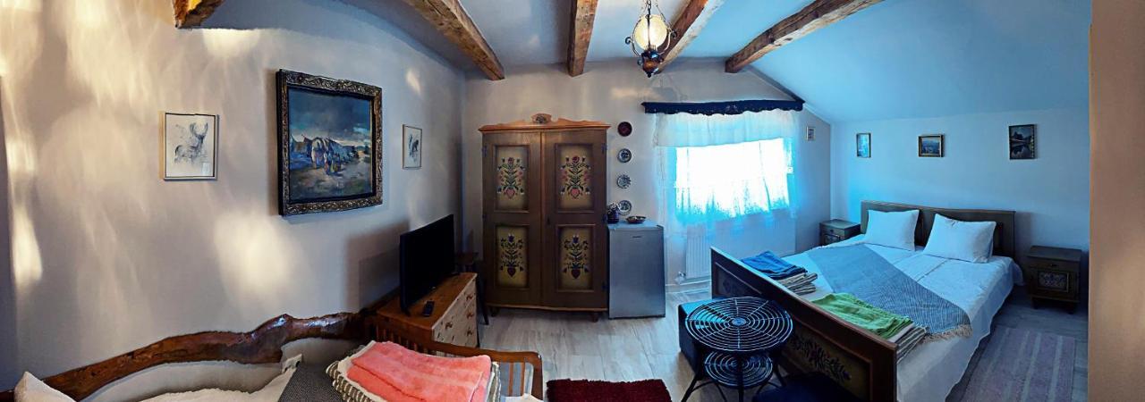 La Curtea Veche Apartamento Lapus Exterior foto