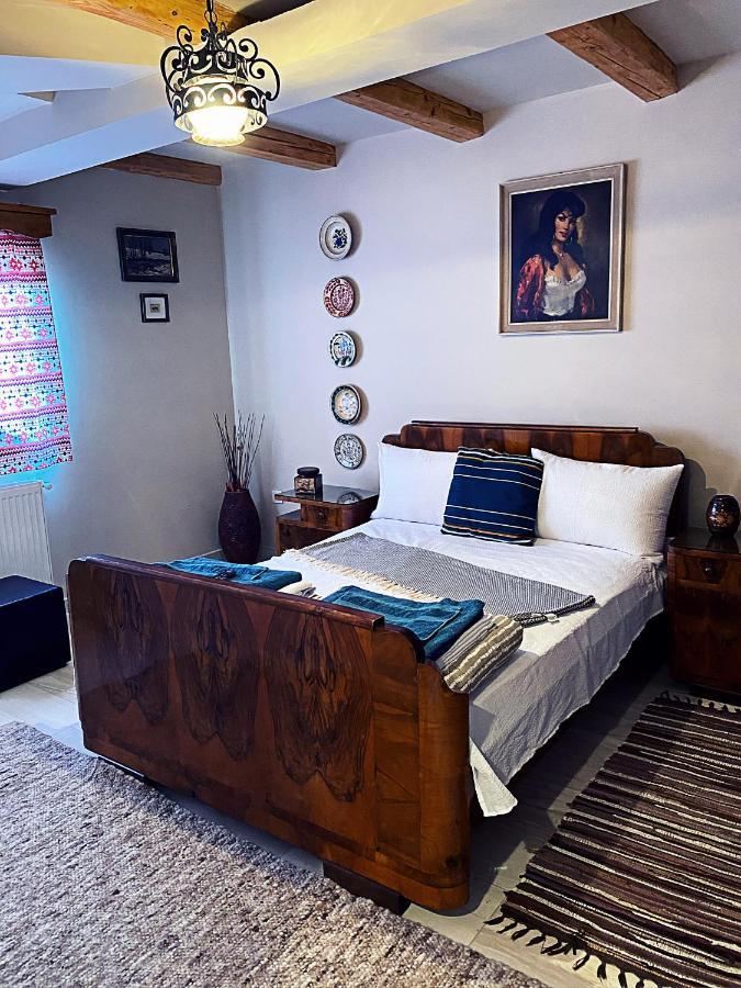 La Curtea Veche Apartamento Lapus Exterior foto