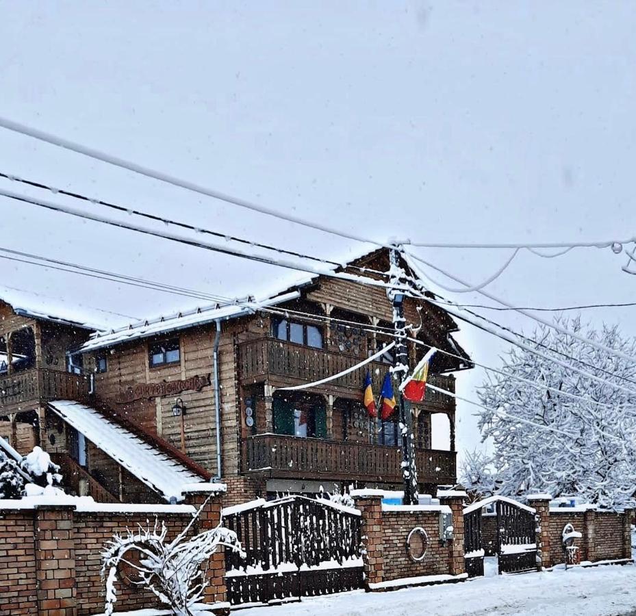 La Curtea Veche Apartamento Lapus Exterior foto